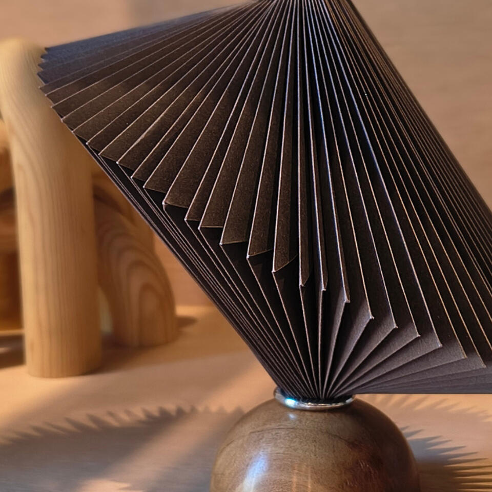 Vértice II Escultura em papel. Coleção Vértice